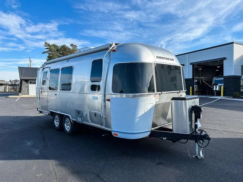 2024 Airstream Flying Cloud 23FB