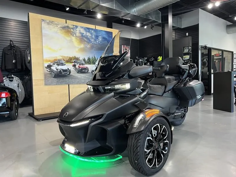 2022 Can-Am Spyder RT Limited Chrome - Carbon Black