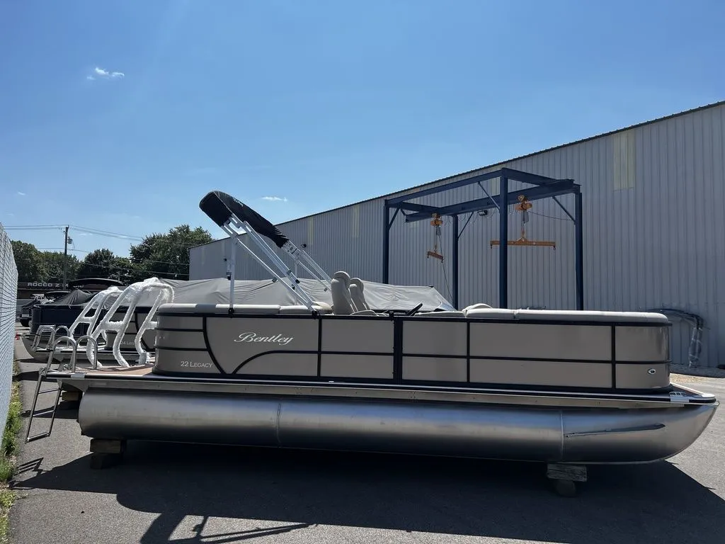 2024 Bentley Pontoons 223 Navigator 