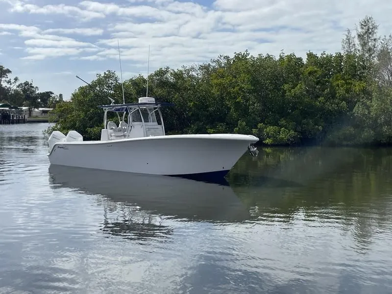 2024 Front Runner Boats 33 Center Console