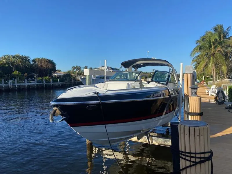 2015 Formula Boats 350 Crossover Bowrider in Naples, FL