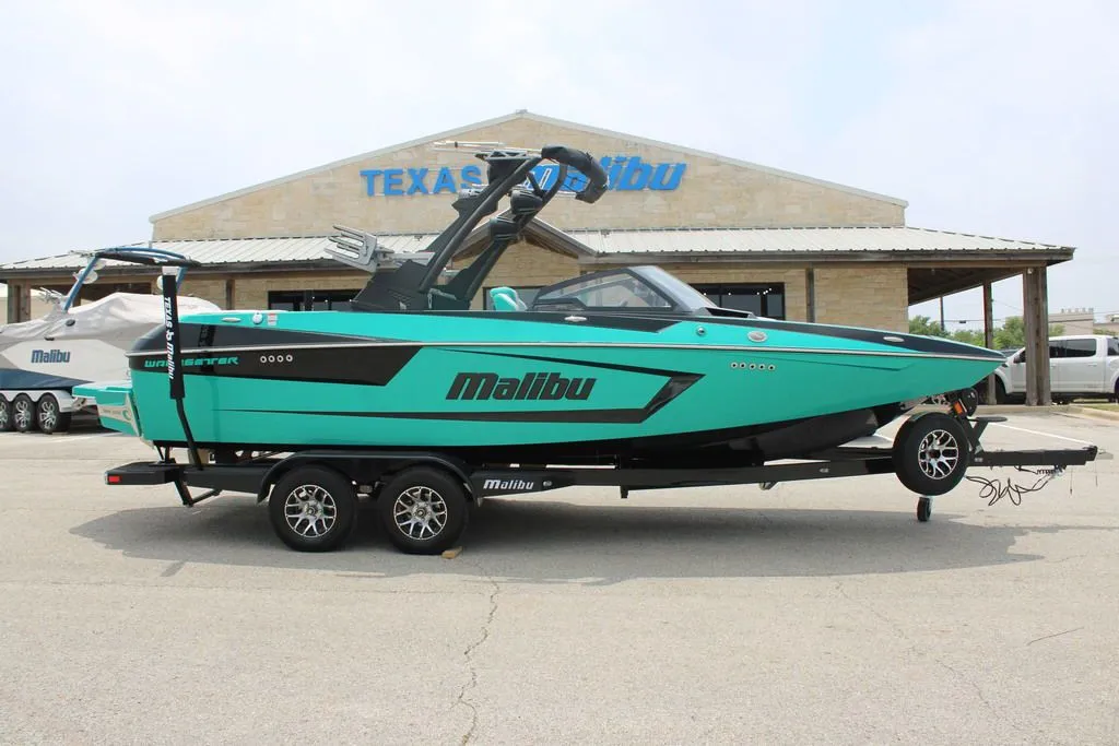 2023 Malibu Boats 23 MXZ