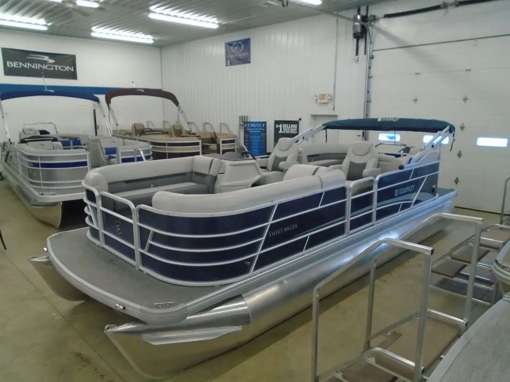 2023 Godfrey Pontoons Sweetwater 2286 SB GTP 27 in. Center Tube in Syracuse, IN