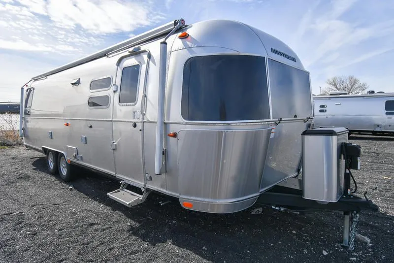 2023 Airstream Globetrotter 30RB