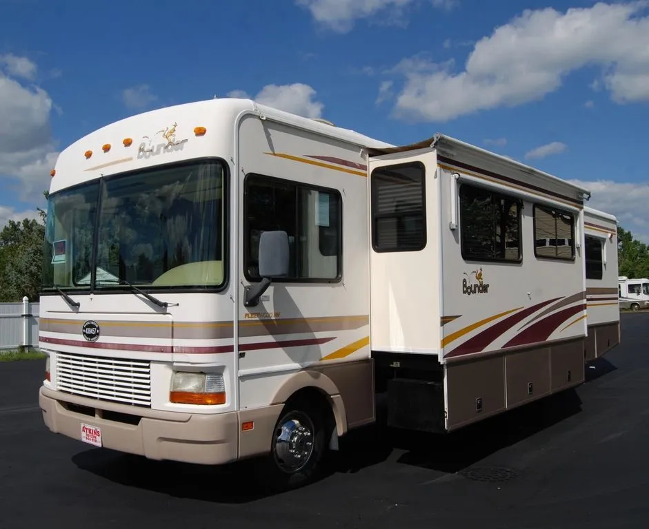 2001 Fleetwood Bounder 34D