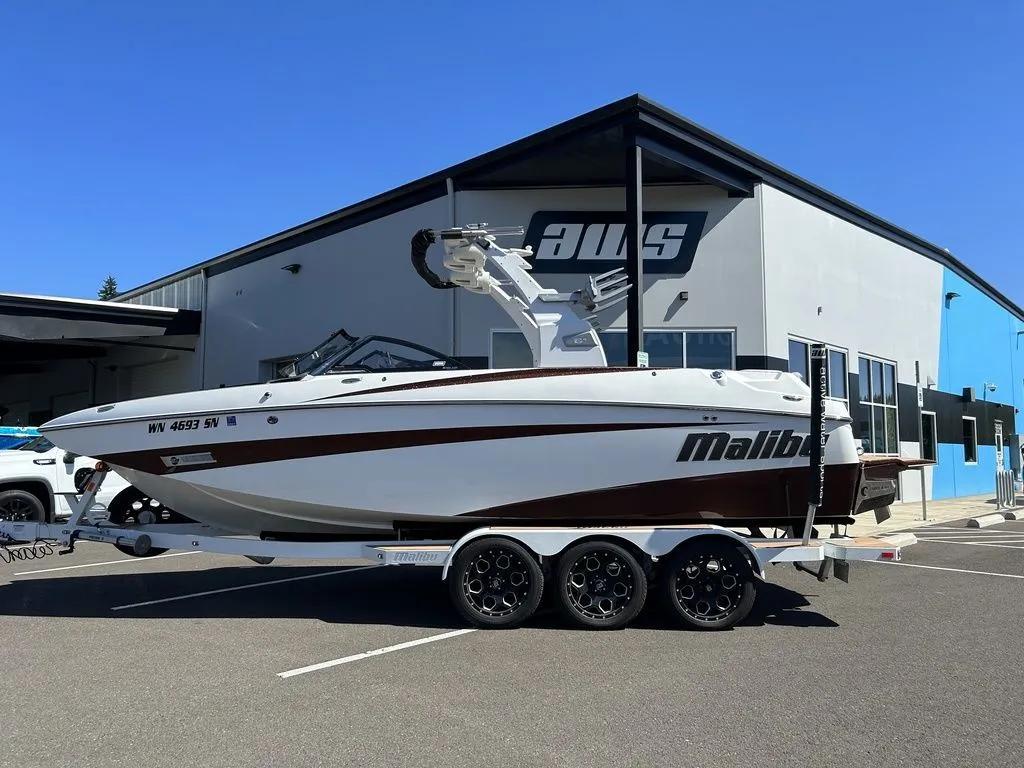 2018 Malibu Boats M235 in Canby, OR