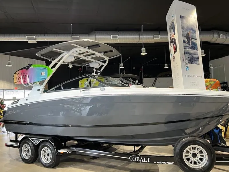 2023 Cobalt Boats R4