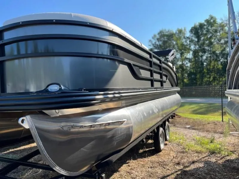 2023 Lowe Boats  SS210W