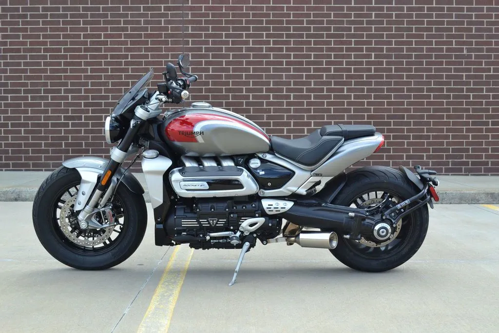2022 Triumph Rocket 3 R Silver Ice Cranberry Red