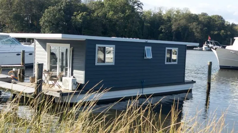 2022 Custom Houseboat A&M Manufacturing