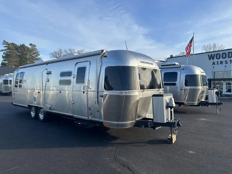 2016 Airstream Flying Cloud 30