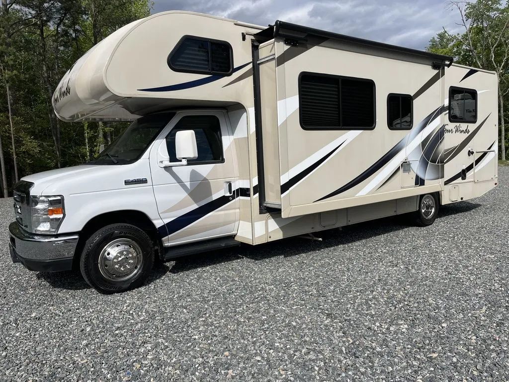 2019 Thor Motor Coach Four Winds 28Z Ford