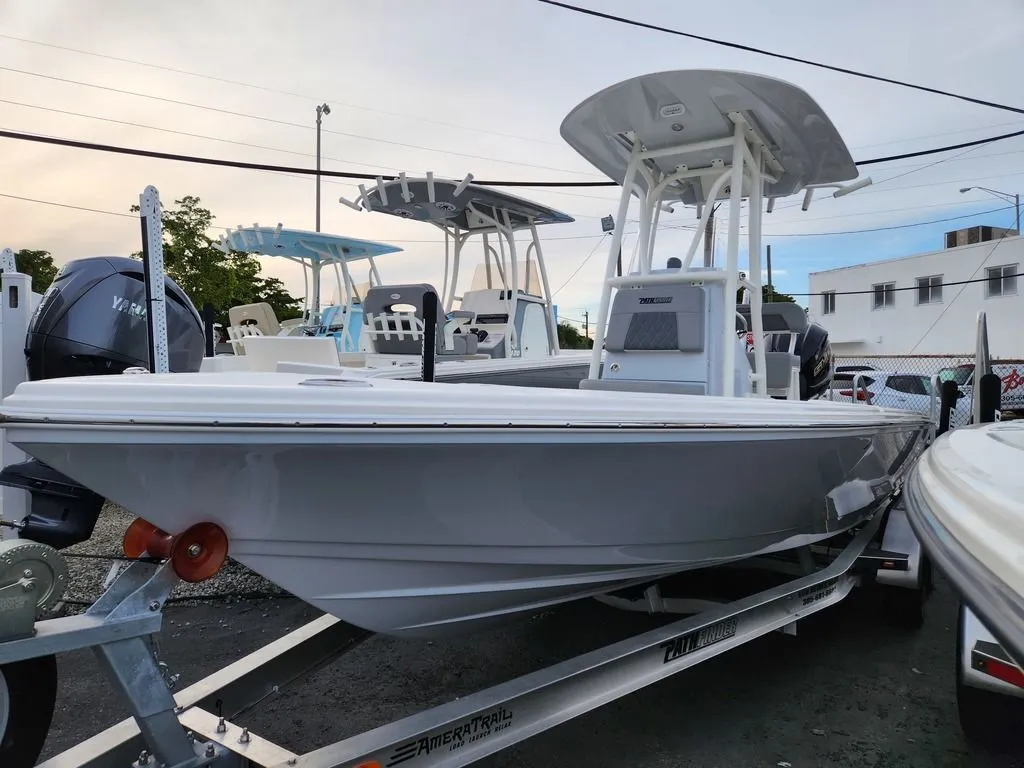 2024 Pathfinder Boats 2200 TRS in North Miami, FL