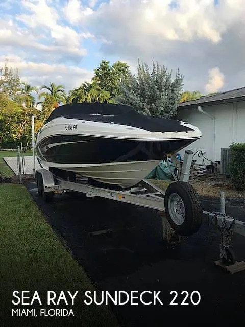 2010 Sea Ray 220 Sundeck