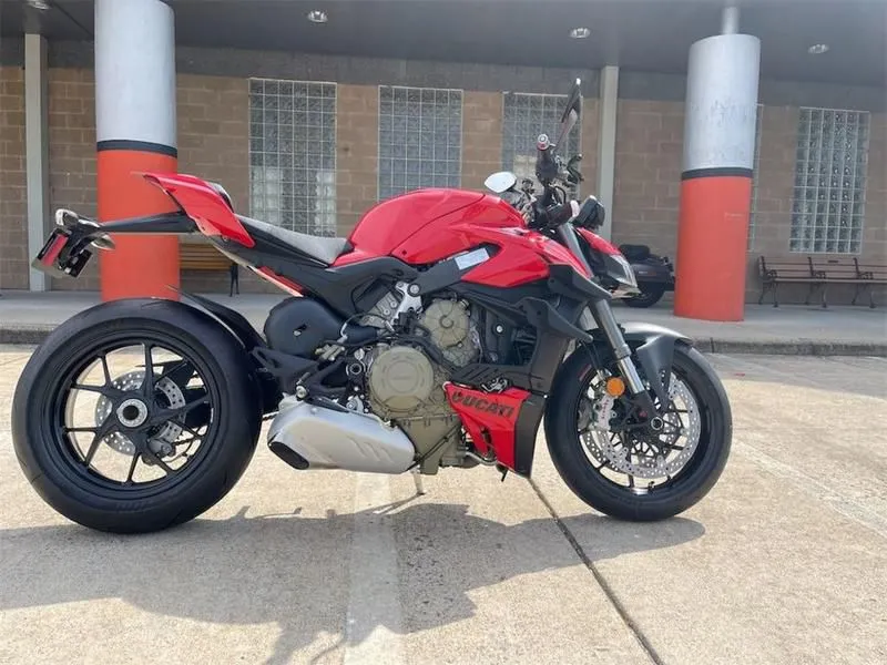 2023 Ducati Streetfighter V4 Ducati Red