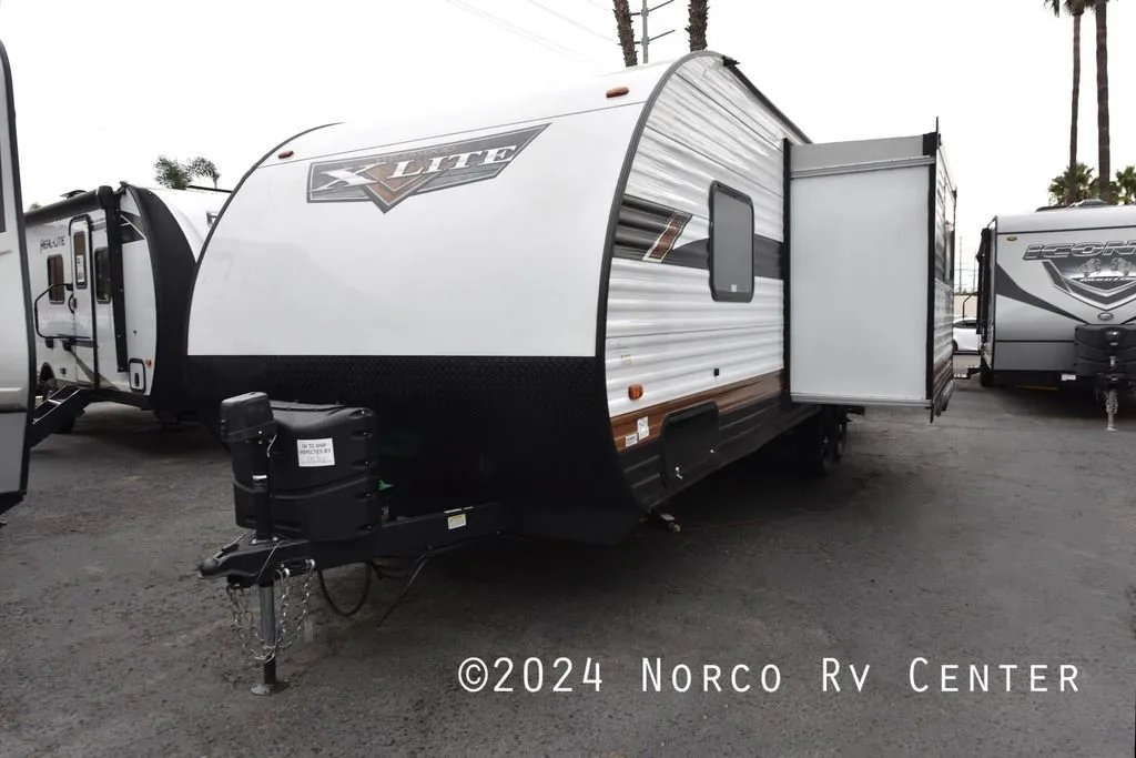 2023 Forest River Wildwood X-Lite Midwest 240BHXL