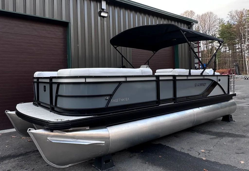 2024 Godfrey Pontoons Sweetwater 2286 SFL GTP 27 in. Center Tube Package in Lake George, NY