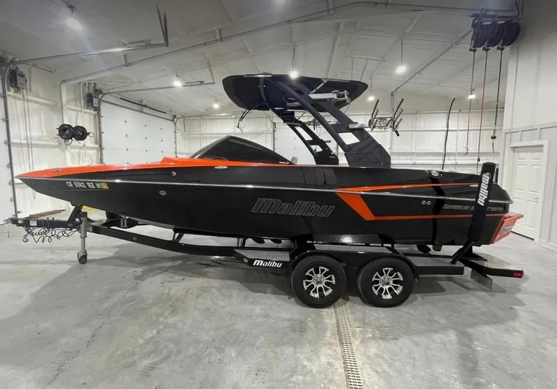 2017 Malibu Boats 22 MXZ