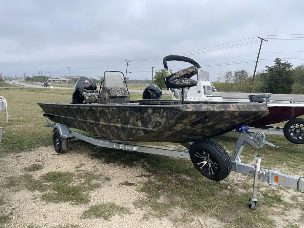 2023 Lowe Boats RX2070 CC