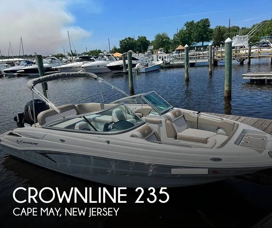 2023 Crownline 235