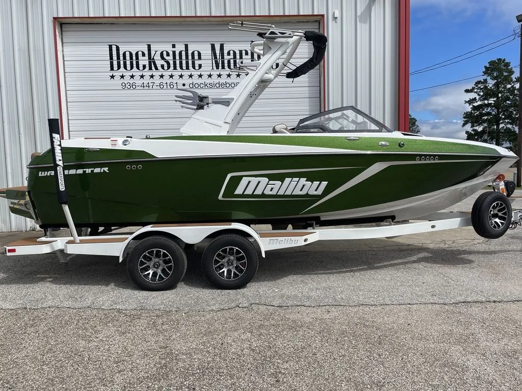 2021 Malibu Boats 22 LSV in Montgomery, TX