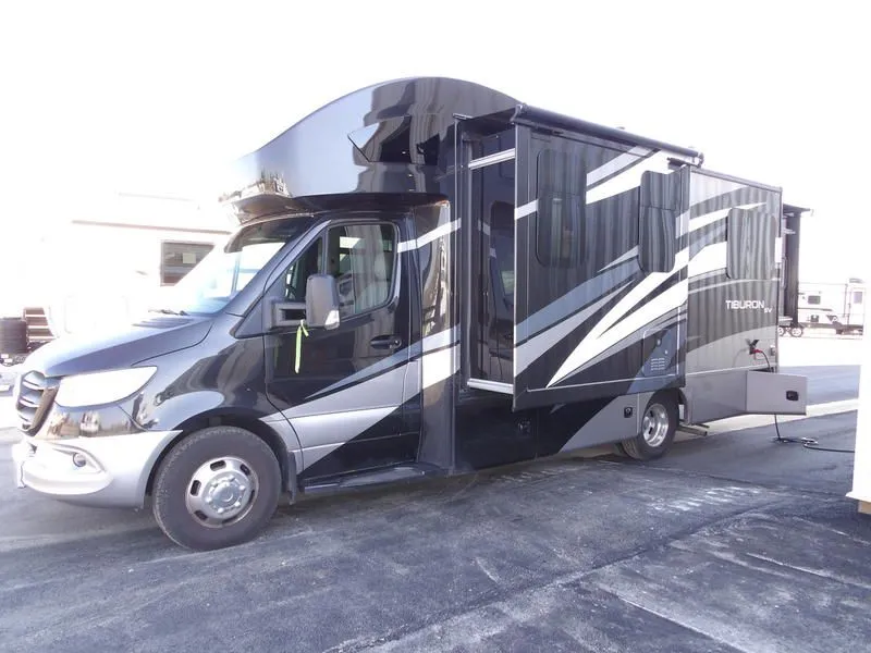 2023 Thor Motor Coach TIBURON 24RW