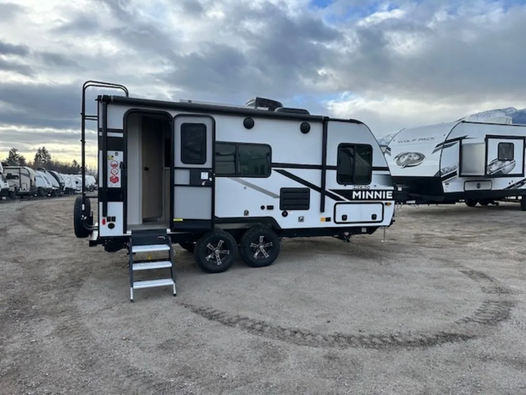 2024 Winnebago 1821FBS