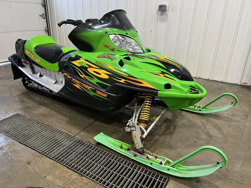 2004 Arctic Cat  F6 128” Snowmobile w/Tunnel & Windshield Bags