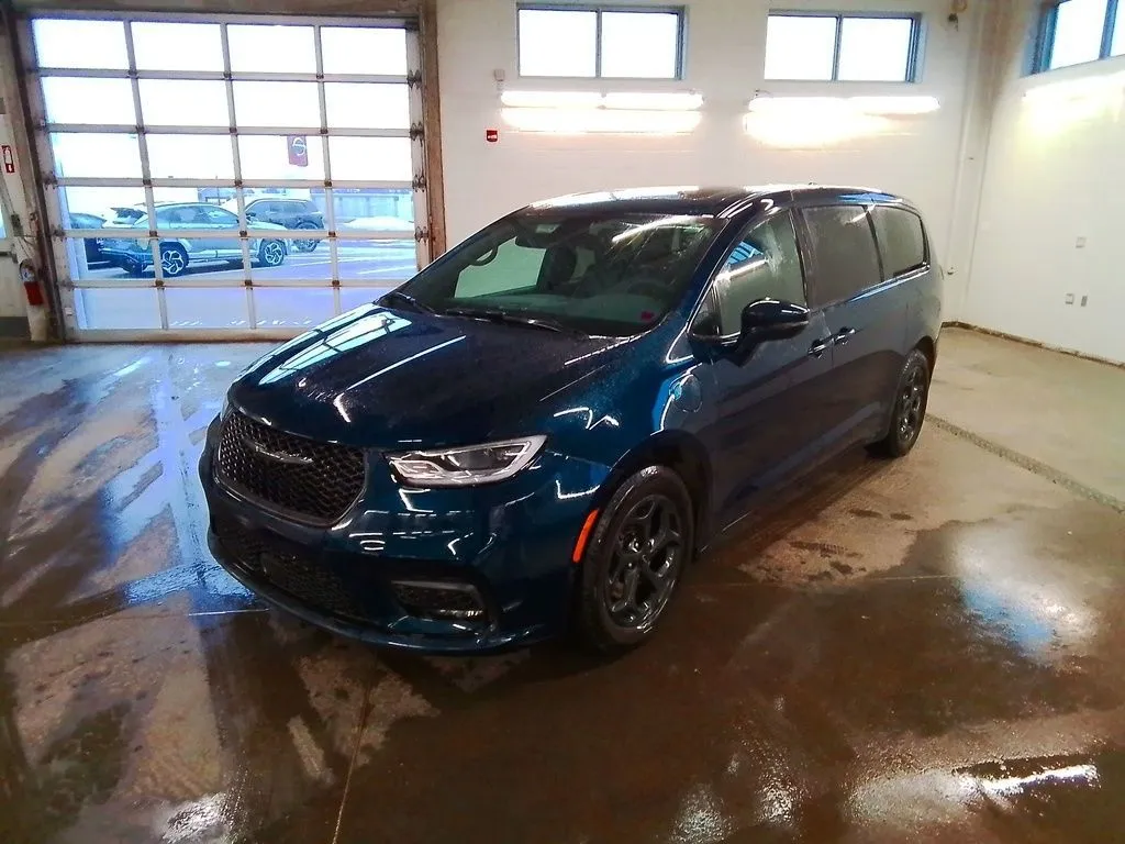 2022 Chrysler Pacifica Hybrid LIMITED! HYBRID! 7 SEATS! NAV! LEATHER AND MORE!