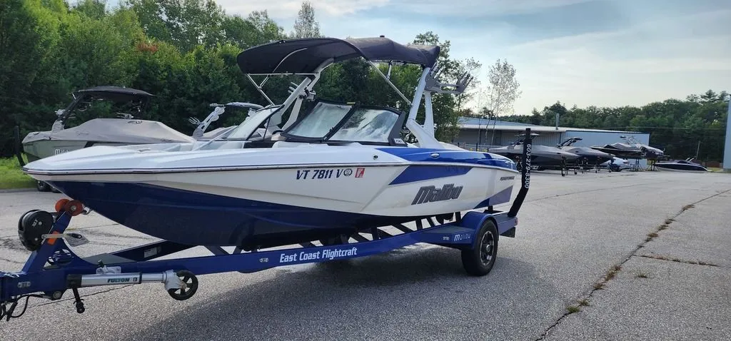 2020 Malibu Boats TXi 