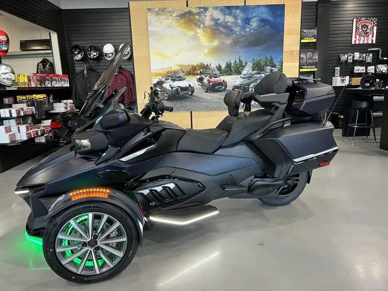 2022 Can-Am Spyder RT Sea-To-Sky