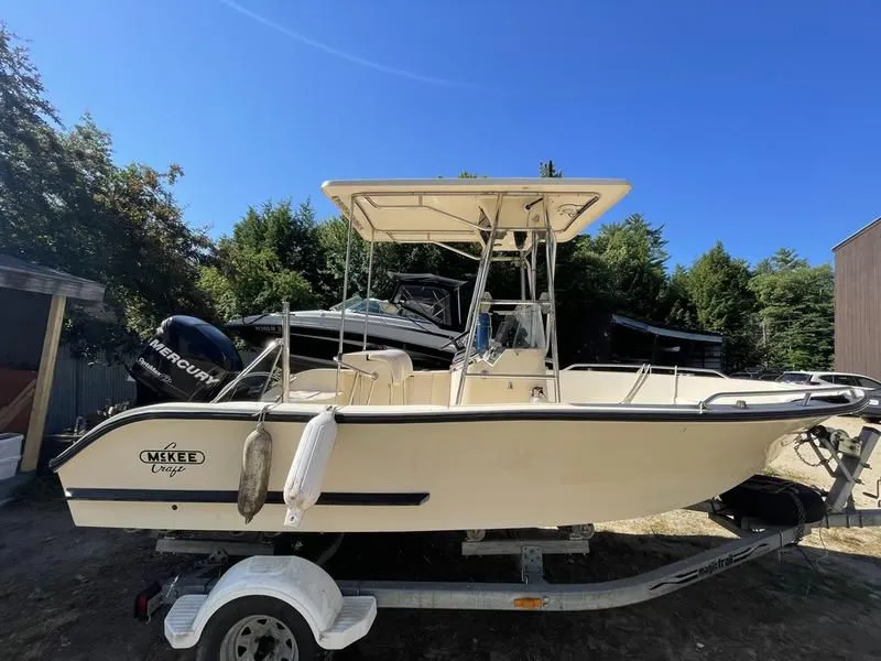 2000 McKee Craft 18' Pulse