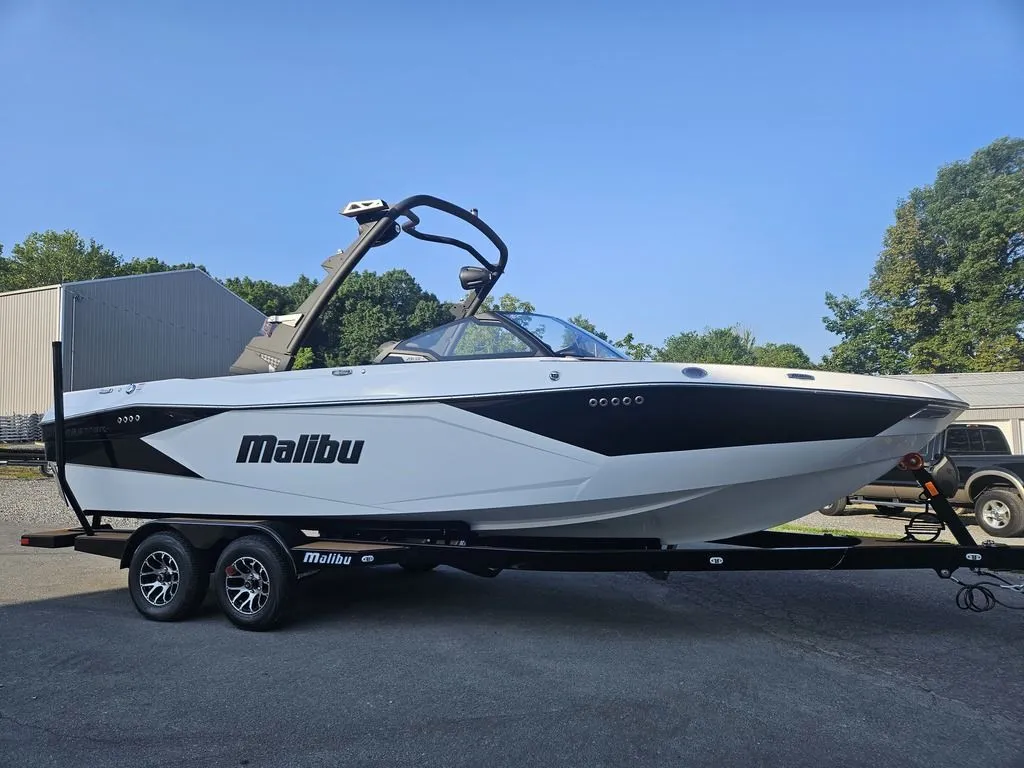 2024 Malibu Boats 23 LSV in Piney Flats, TN