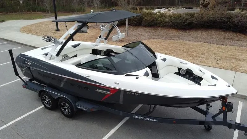 2015 Malibu Boats 22 VLX