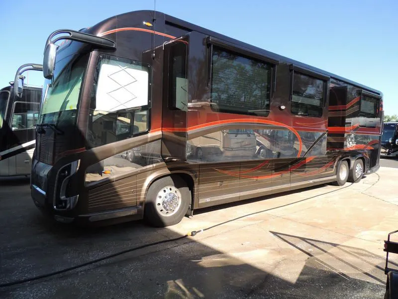 2014 Newell Coach 45 Front Entry Bath & 1/2