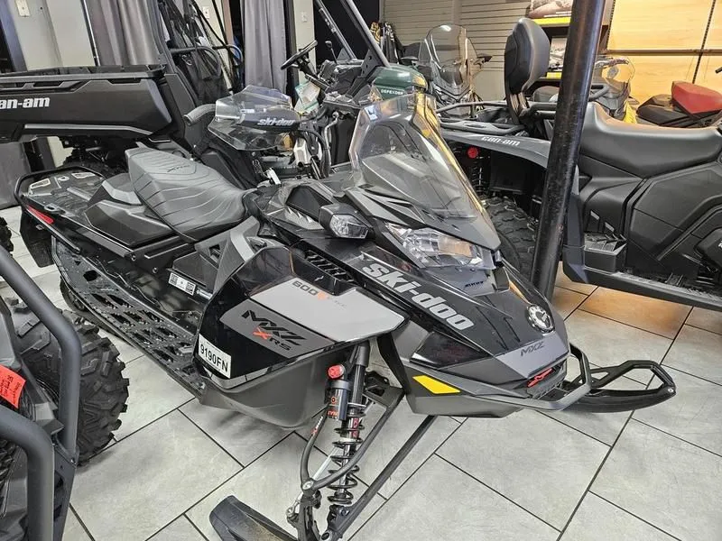 2021 Ski-Doo MXZ X-RS Rotax 600R E-TEC Ice R. XT 1.5 Black