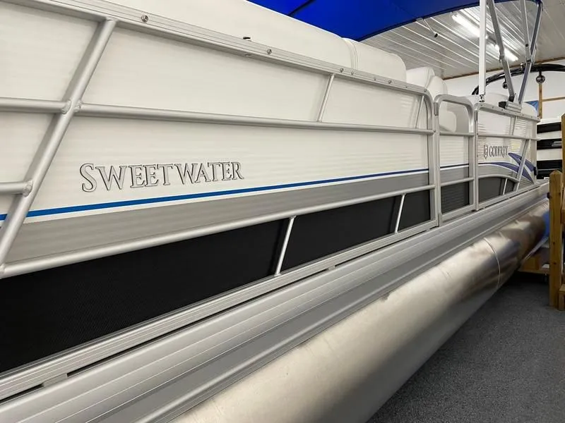2023 Godfrey Pontoons Sweetwater 2486 SB GTP 27 in. Center Tube in Indian River, MI