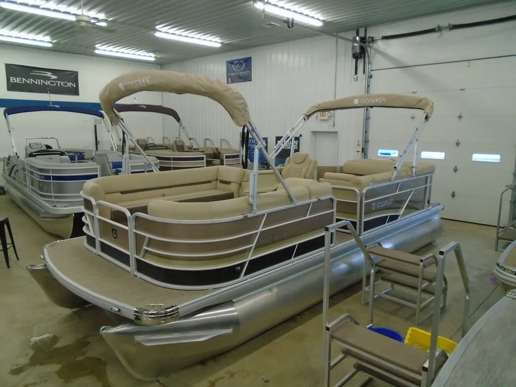 2023 Godfrey Pontoons Sweetwater 2286 C GTP 27 in. Center Tube in Syracuse, IN