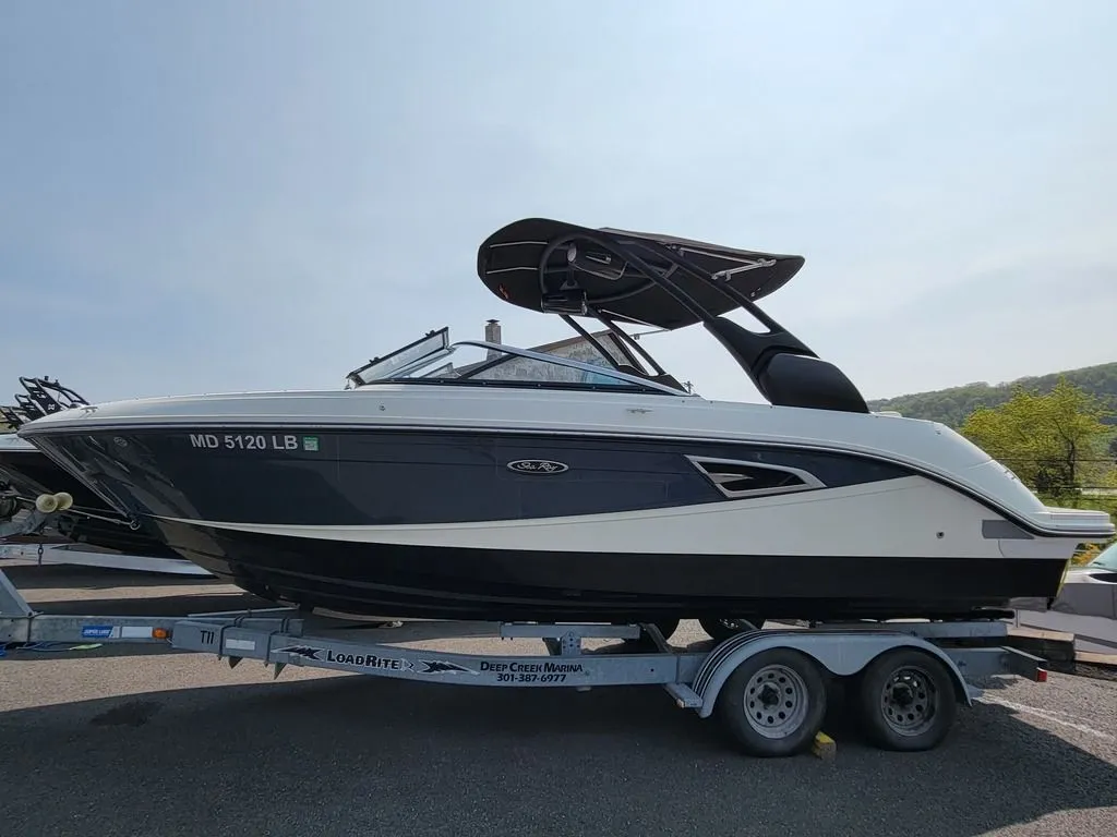 2019 Sea Ray SLX 230 in McHenry, MD