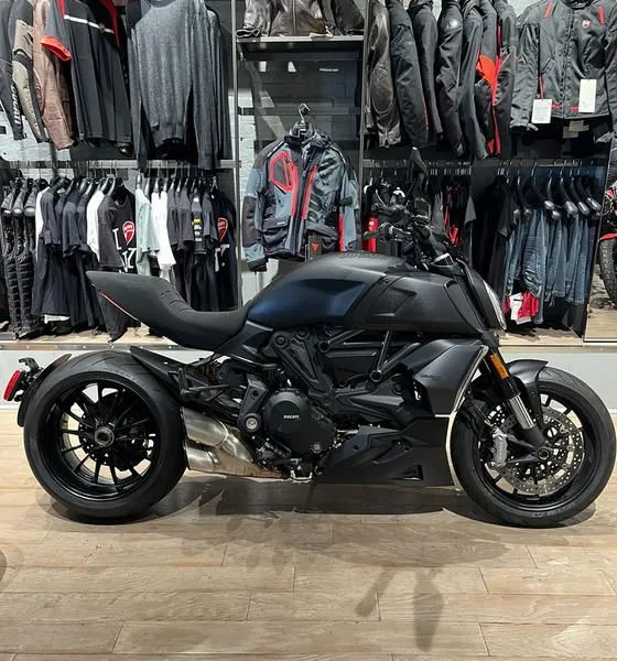 2022 Ducati Diavel 1260 Dark Stealth