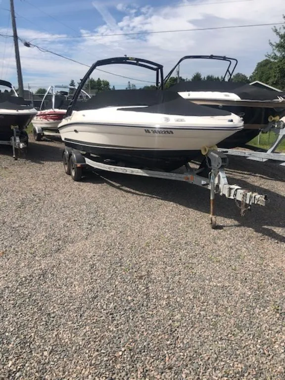 2012 Sea Ray 205 Sport