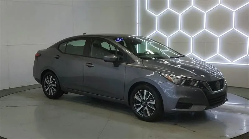 2021 Nissan Versa FWD 1.6 SV 1.6L 4-Cylinder DOHC 16V