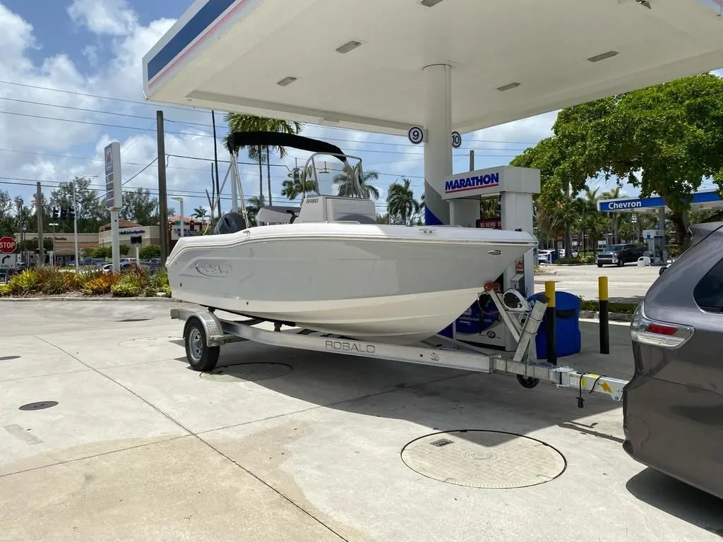2020 Robalo R180 in North Miami, FL