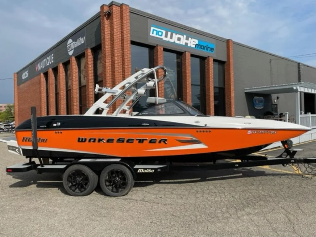 2014 Malibu Boats Wakesetter 22 MXZ in Cincinnati, OH