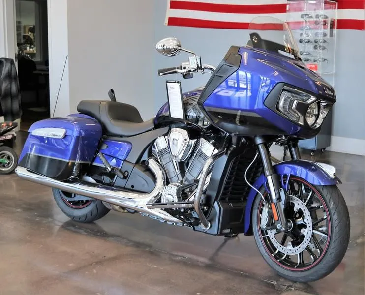 2022 Indian Motorcycle Challenger Limited Spirit Blue Metallic/Black Metallic