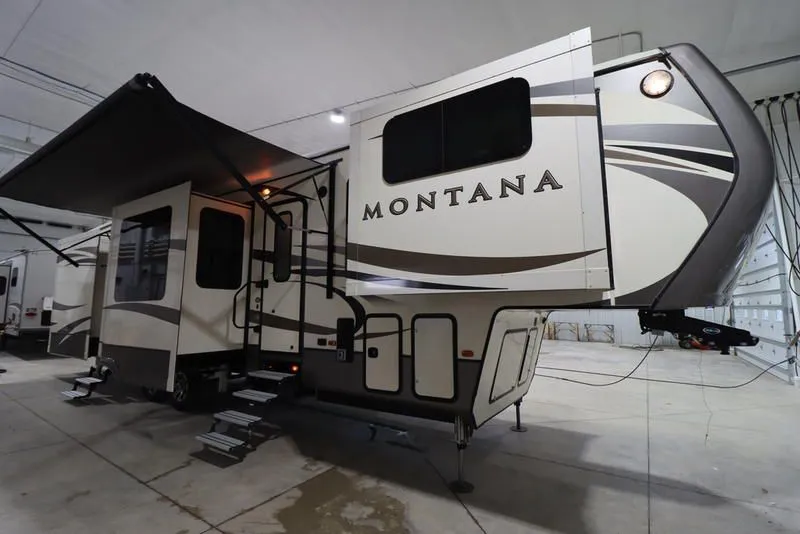 2017 Keystone RV Montana 3711FL