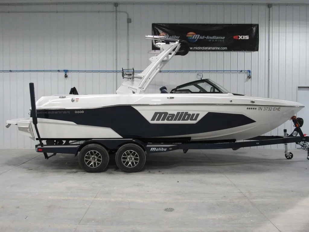 2021 Malibu Boats 23 LSV in Atlanta, IN
