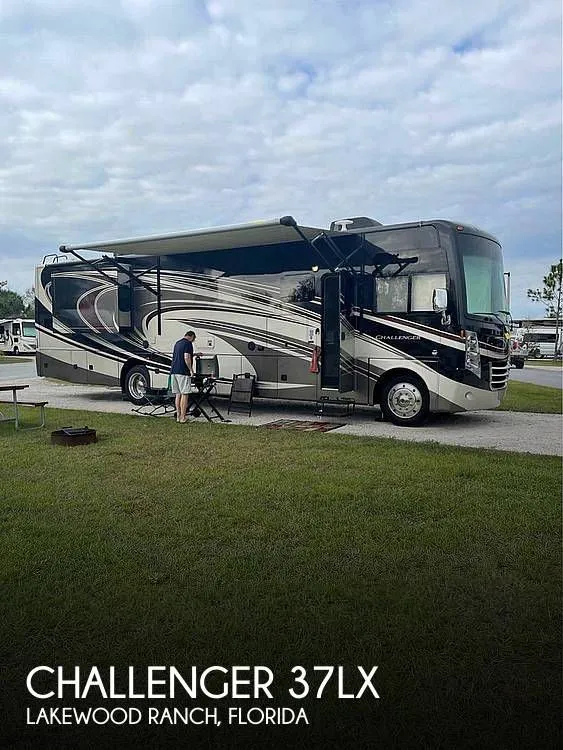 2015 Thor Motor Coach Challenger 37LX