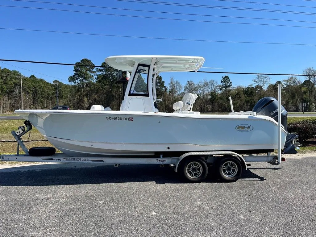 2018 Sea Hunt Ultra 235 SE