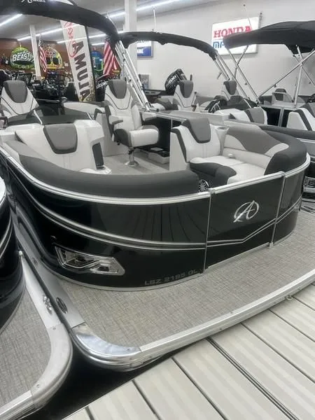 2023 Avalon LSZ Quad Lounger 21 FT